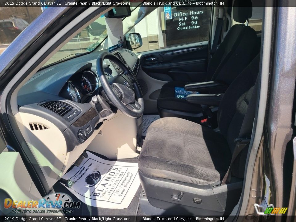 2019 Dodge Grand Caravan SE Granite Pearl / Black/Light Graystone Photo #6