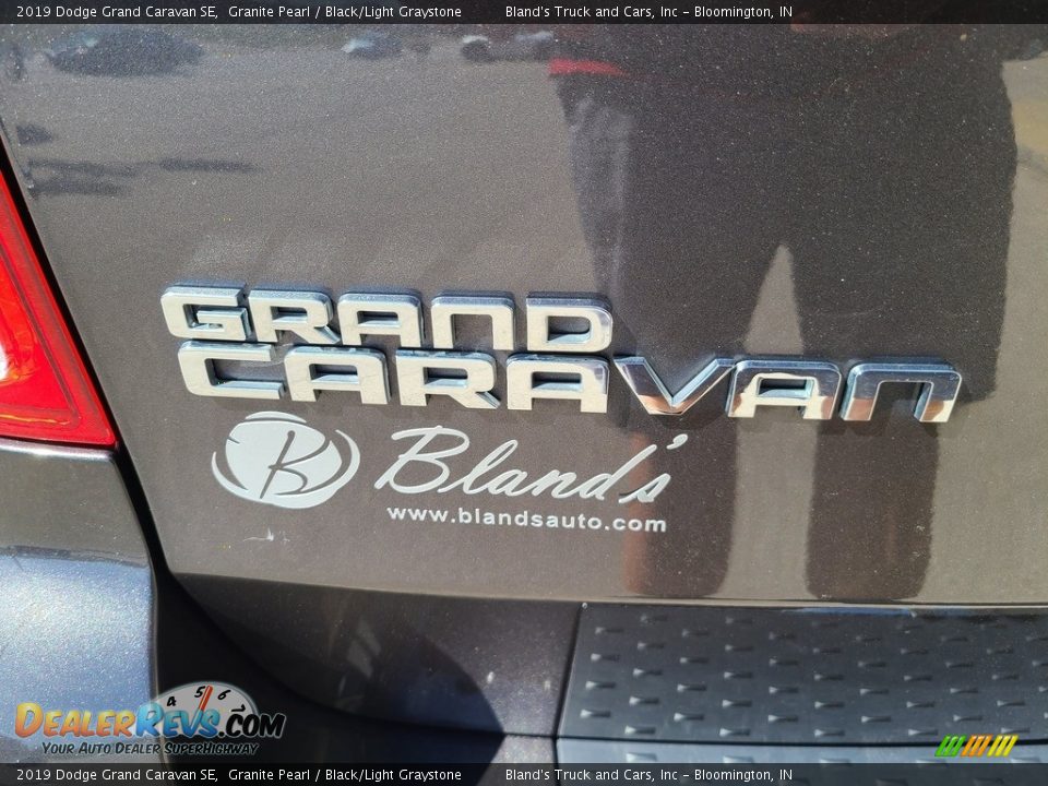 2019 Dodge Grand Caravan SE Granite Pearl / Black/Light Graystone Photo #27