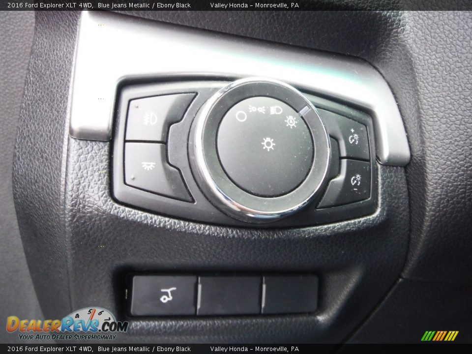 Controls of 2016 Ford Explorer XLT 4WD Photo #15
