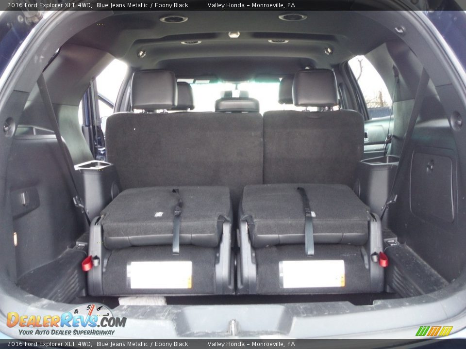 2016 Ford Explorer XLT 4WD Trunk Photo #28