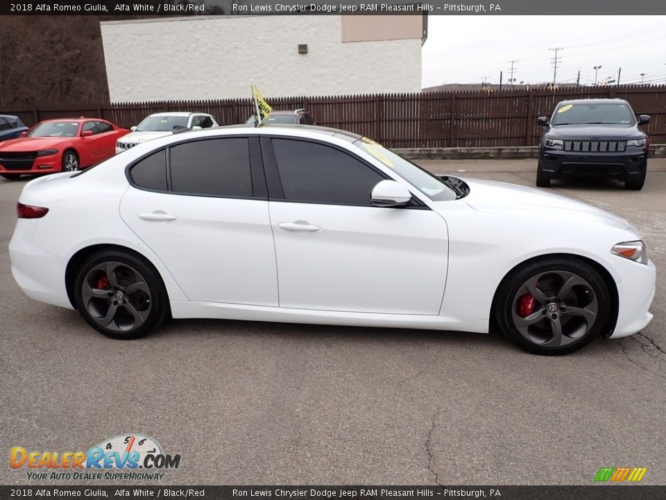 2018 Alfa Romeo Giulia Alfa White / Black/Red Photo #7