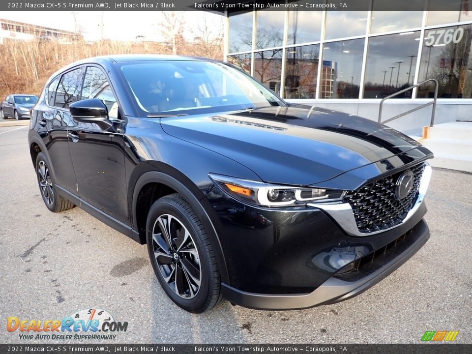 Front 3/4 View of 2022 Mazda CX-5 S Premium AWD Photo #9