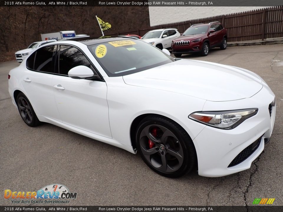 2018 Alfa Romeo Giulia Alfa White / Black/Red Photo #8