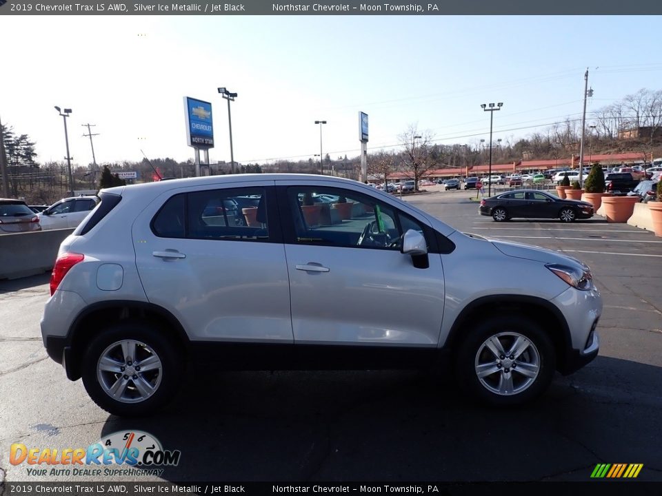 2019 Chevrolet Trax LS AWD Silver Ice Metallic / Jet Black Photo #10