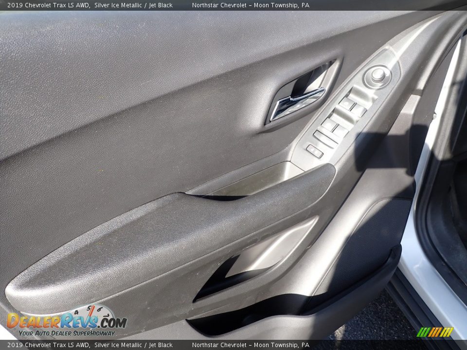 2019 Chevrolet Trax LS AWD Silver Ice Metallic / Jet Black Photo #24