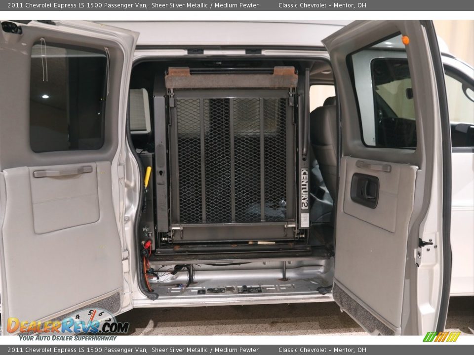 2011 Chevrolet Express LS 1500 Passenger Van Sheer Silver Metallic / Medium Pewter Photo #13