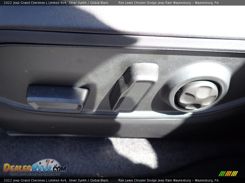 2022 Jeep Grand Cherokee L Limited 4x4 Silver Zynith / Global Black Photo #16