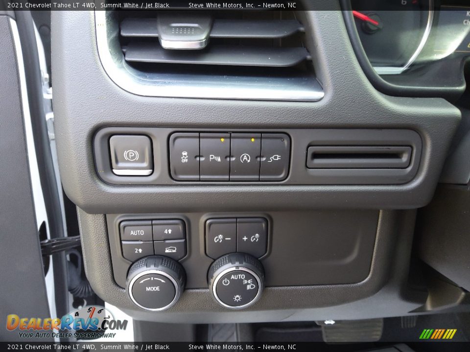Controls of 2021 Chevrolet Tahoe LT 4WD Photo #22