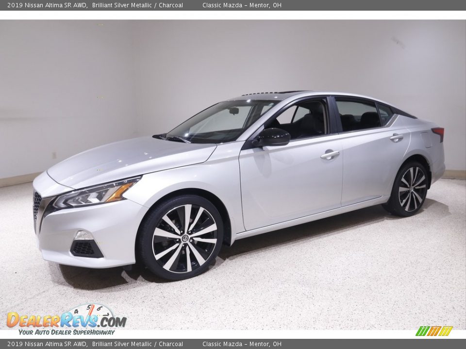 2019 Nissan Altima SR AWD Brilliant Silver Metallic / Charcoal Photo #3