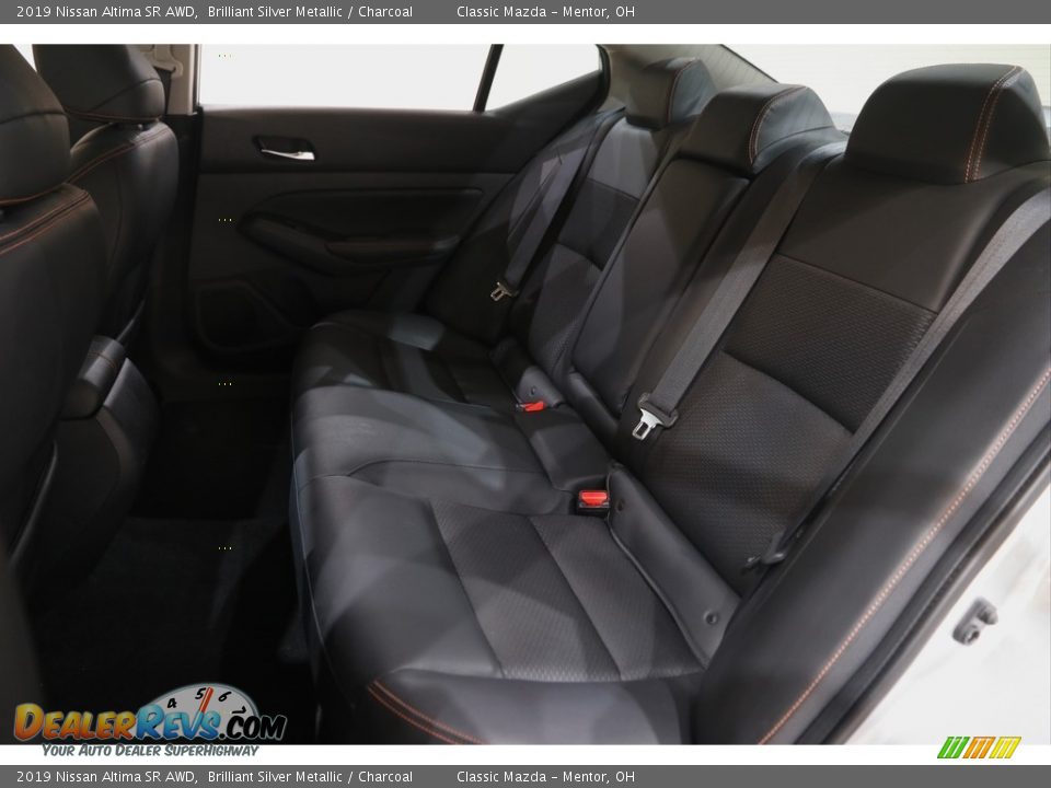 2019 Nissan Altima SR AWD Brilliant Silver Metallic / Charcoal Photo #17