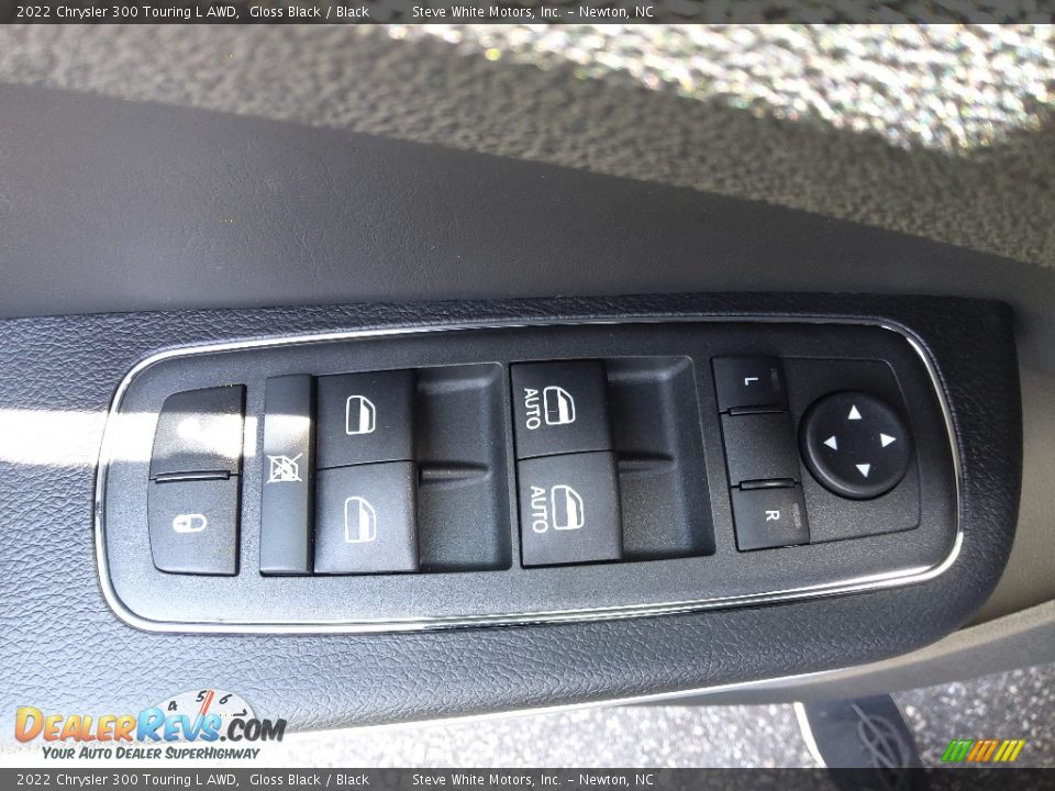 Controls of 2022 Chrysler 300 Touring L AWD Photo #11