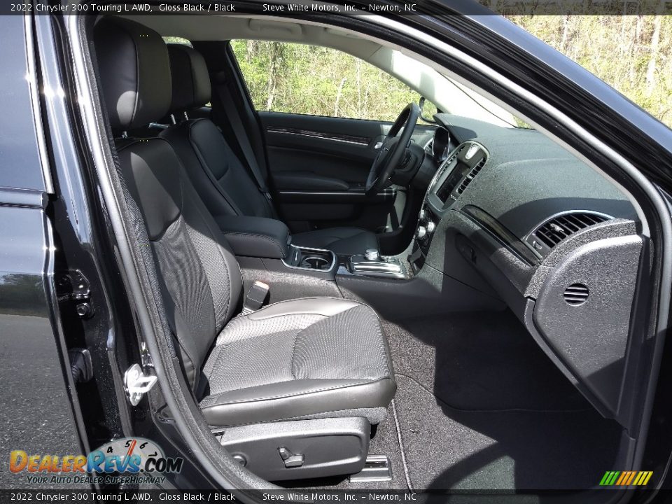 Front Seat of 2022 Chrysler 300 Touring L AWD Photo #17