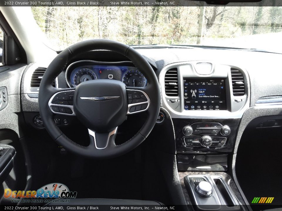 Dashboard of 2022 Chrysler 300 Touring L AWD Photo #18
