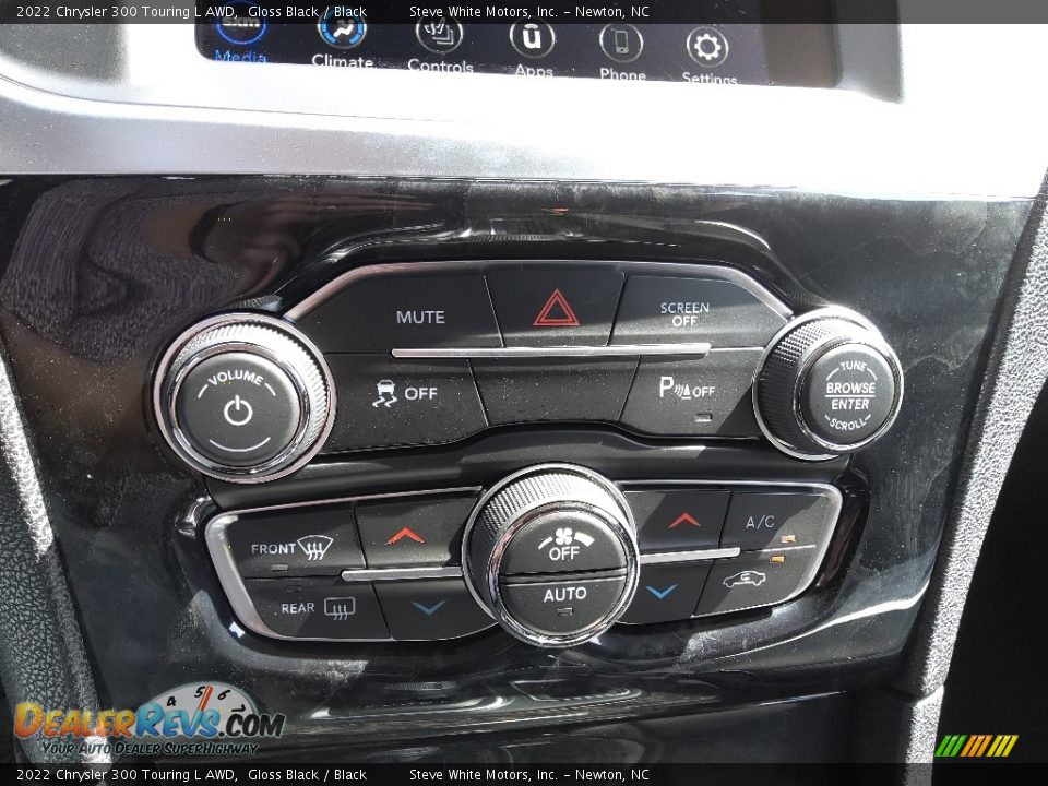 Controls of 2022 Chrysler 300 Touring L AWD Photo #25