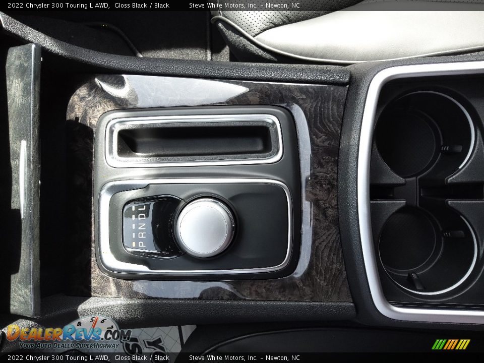 2022 Chrysler 300 Touring L AWD Shifter Photo #26