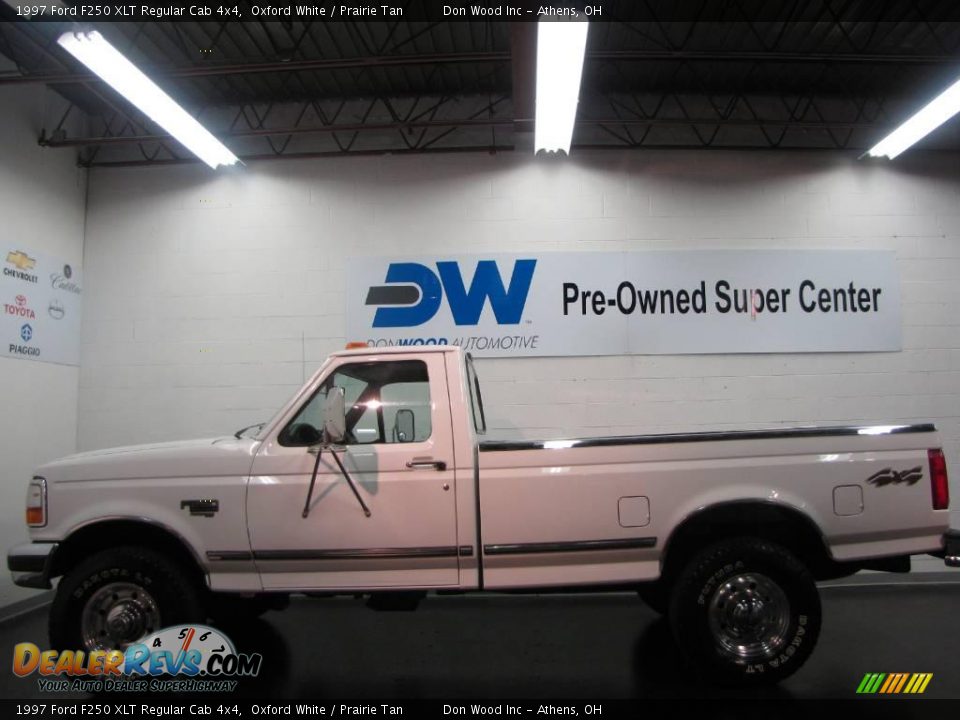 1997 Ford F250 XLT Regular Cab 4x4 Oxford White / Prairie Tan Photo #4