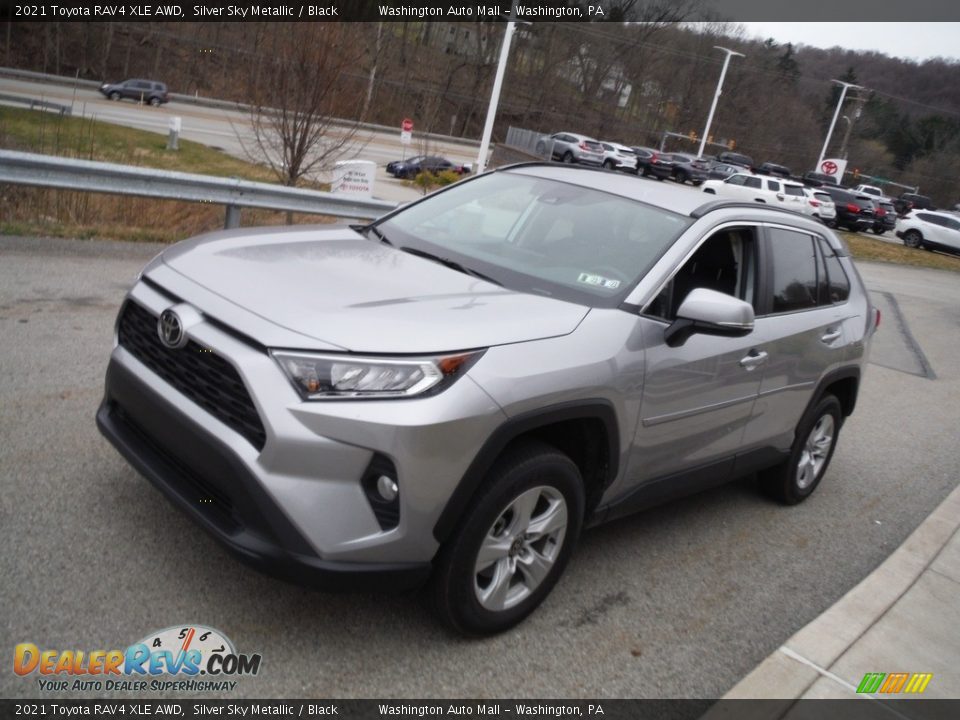 Silver Sky Metallic 2021 Toyota RAV4 XLE AWD Photo #10