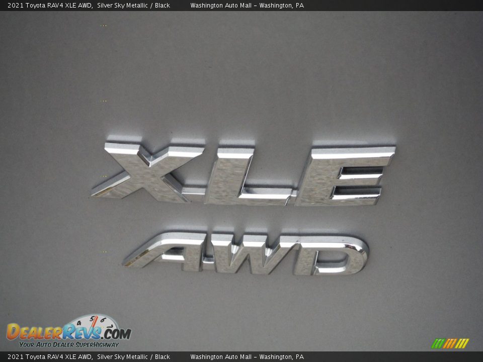 2021 Toyota RAV4 XLE AWD Logo Photo #16