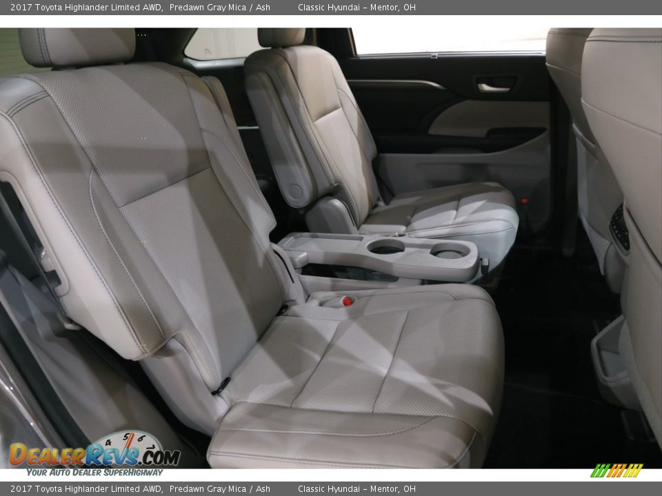 2017 Toyota Highlander Limited AWD Predawn Gray Mica / Ash Photo #17