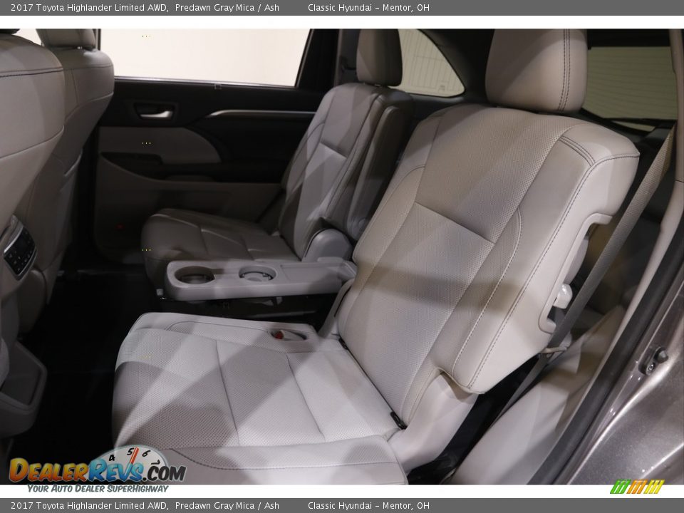 2017 Toyota Highlander Limited AWD Predawn Gray Mica / Ash Photo #18