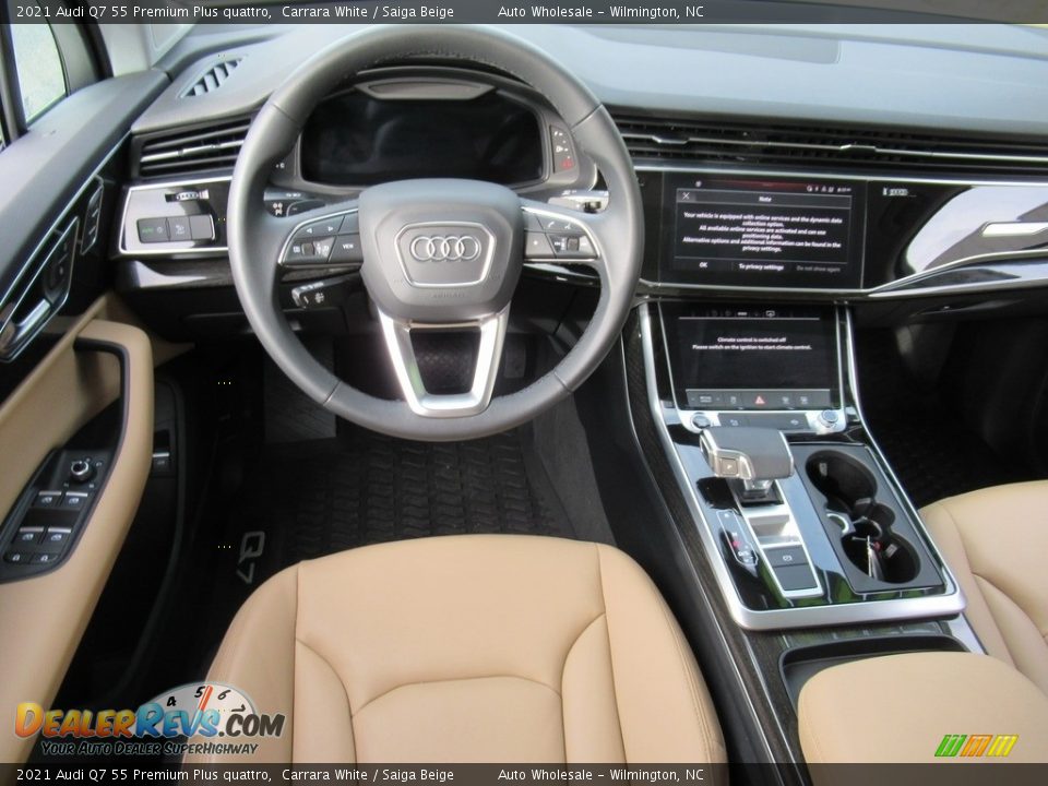 Dashboard of 2021 Audi Q7 55 Premium Plus quattro Photo #15