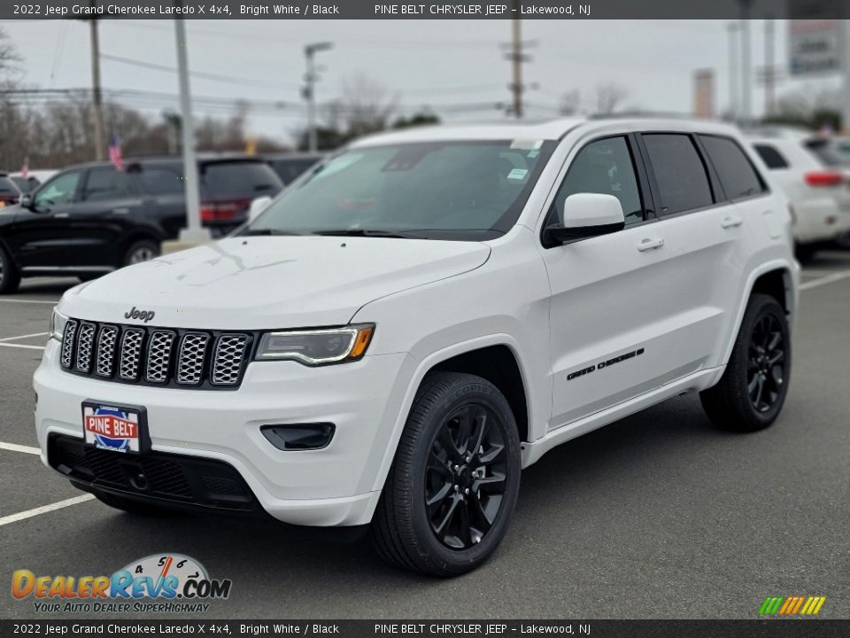 2022 Jeep Grand Cherokee Laredo X 4x4 Bright White / Black Photo #1