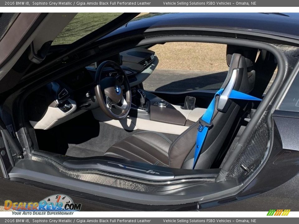 Front Seat of 2016 BMW i8  Photo #3