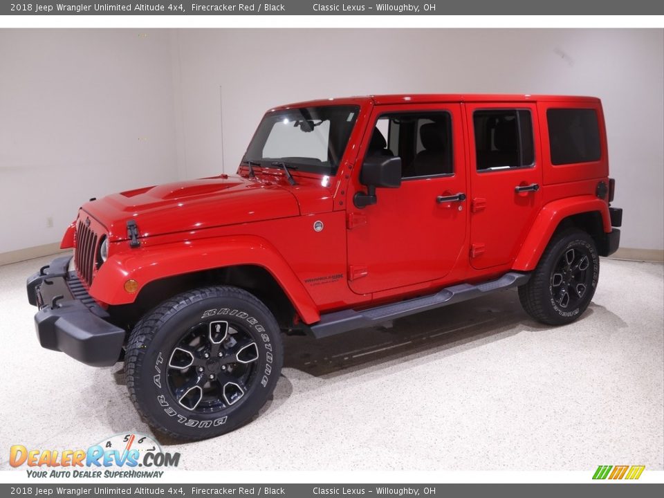 Front 3/4 View of 2018 Jeep Wrangler Unlimited Altitude 4x4 Photo #3