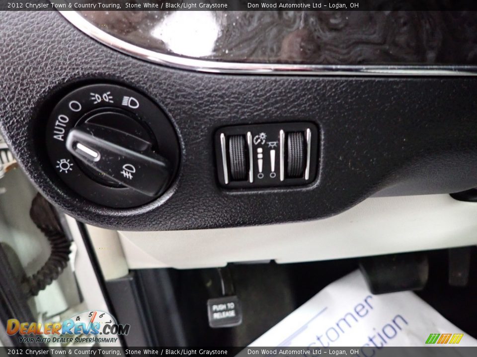 2012 Chrysler Town & Country Touring Stone White / Black/Light Graystone Photo #18