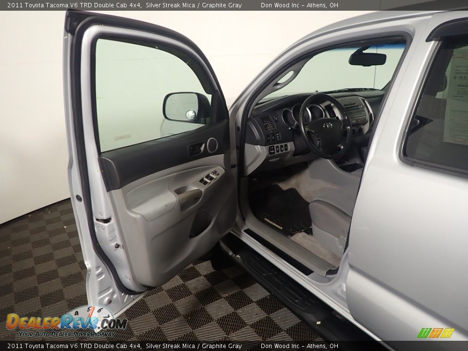 2011 Toyota Tacoma V6 TRD Double Cab 4x4 Silver Streak Mica / Graphite Gray Photo #18