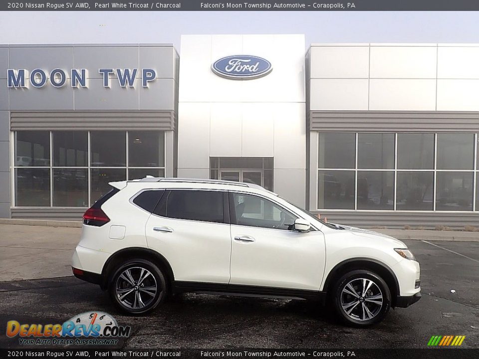 2020 Nissan Rogue SV AWD Pearl White Tricoat / Charcoal Photo #1