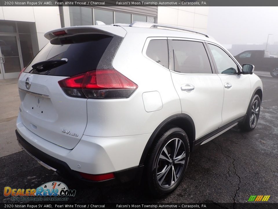2020 Nissan Rogue SV AWD Pearl White Tricoat / Charcoal Photo #2