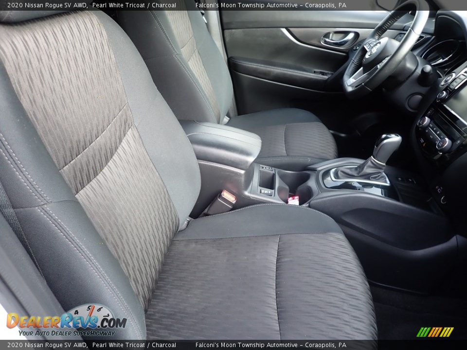 2020 Nissan Rogue SV AWD Pearl White Tricoat / Charcoal Photo #11