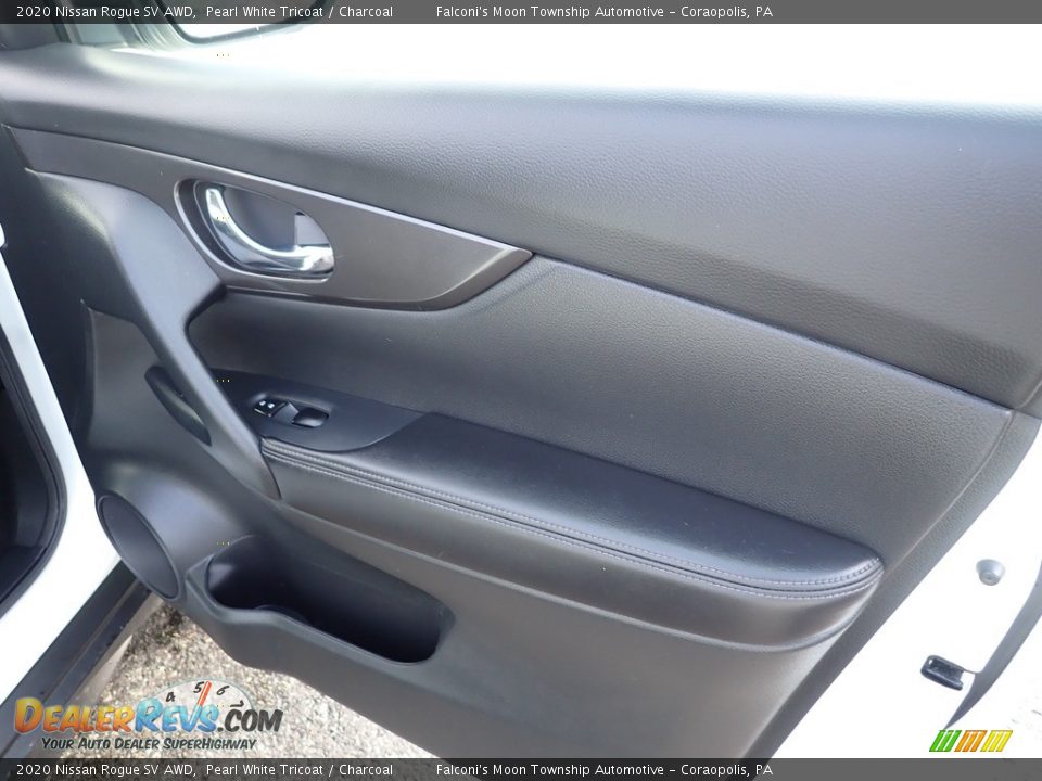 2020 Nissan Rogue SV AWD Pearl White Tricoat / Charcoal Photo #14