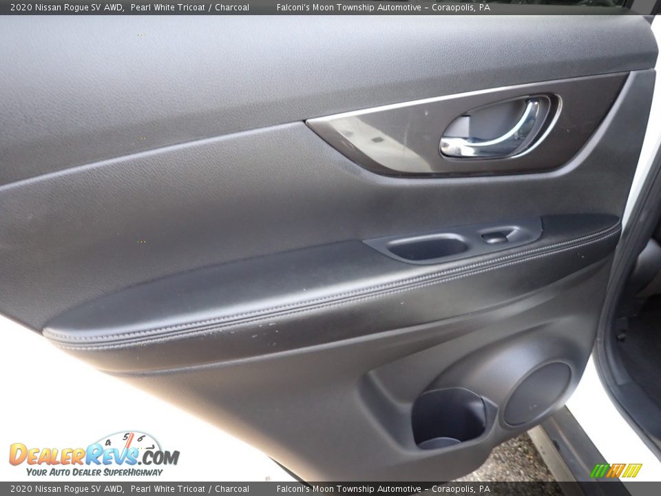 2020 Nissan Rogue SV AWD Pearl White Tricoat / Charcoal Photo #20