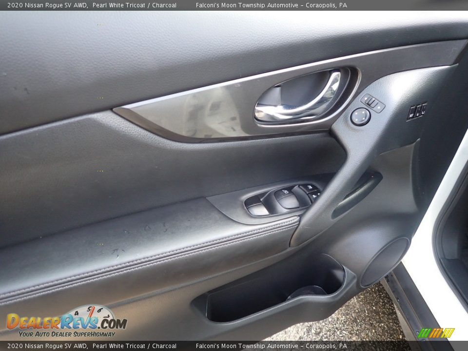 2020 Nissan Rogue SV AWD Pearl White Tricoat / Charcoal Photo #21