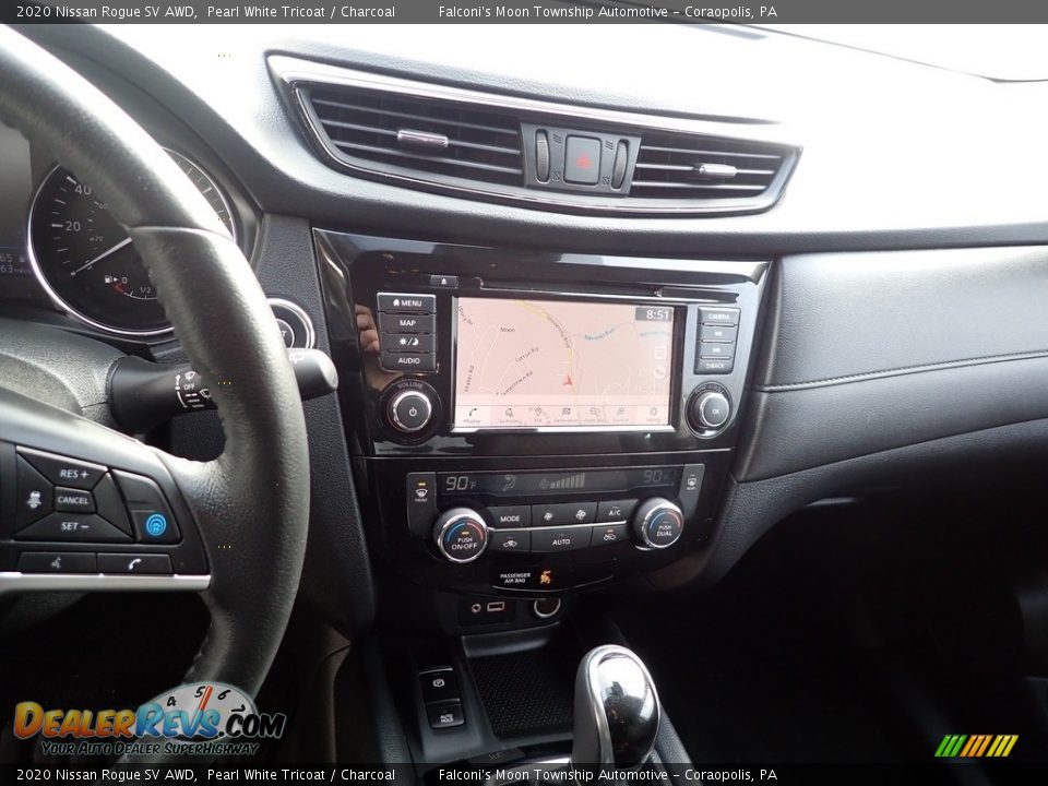 2020 Nissan Rogue SV AWD Pearl White Tricoat / Charcoal Photo #26