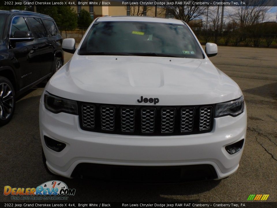 2022 Jeep Grand Cherokee Laredo X 4x4 Bright White / Black Photo #2