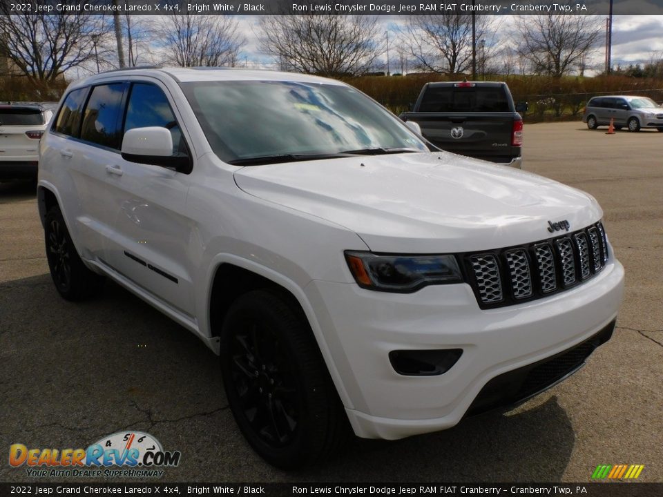 2022 Jeep Grand Cherokee Laredo X 4x4 Bright White / Black Photo #3