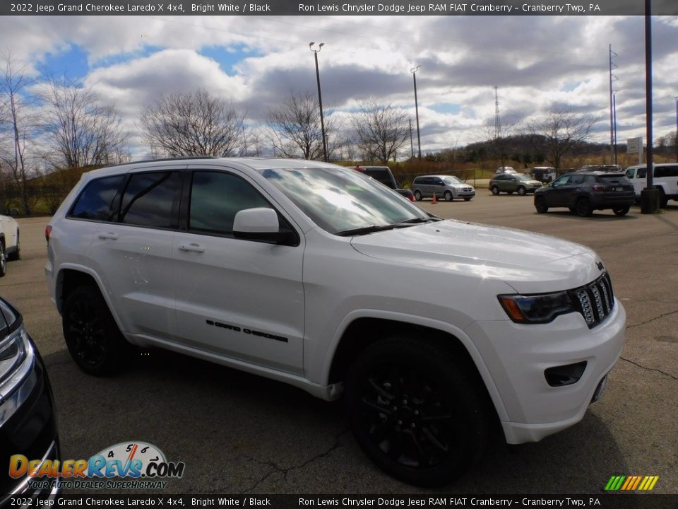 2022 Jeep Grand Cherokee Laredo X 4x4 Bright White / Black Photo #4