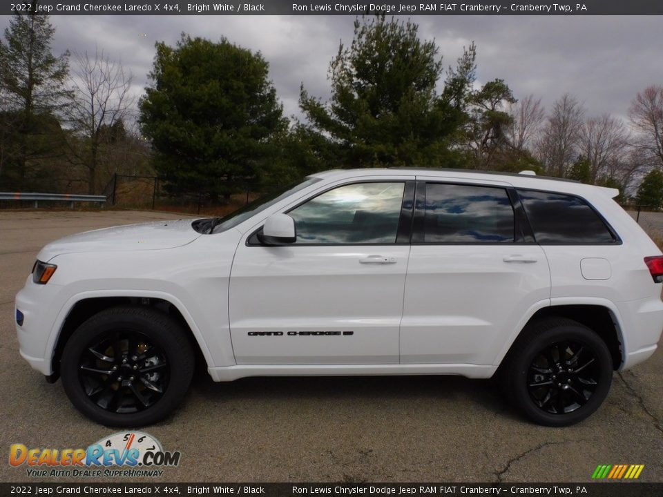 2022 Jeep Grand Cherokee Laredo X 4x4 Bright White / Black Photo #9