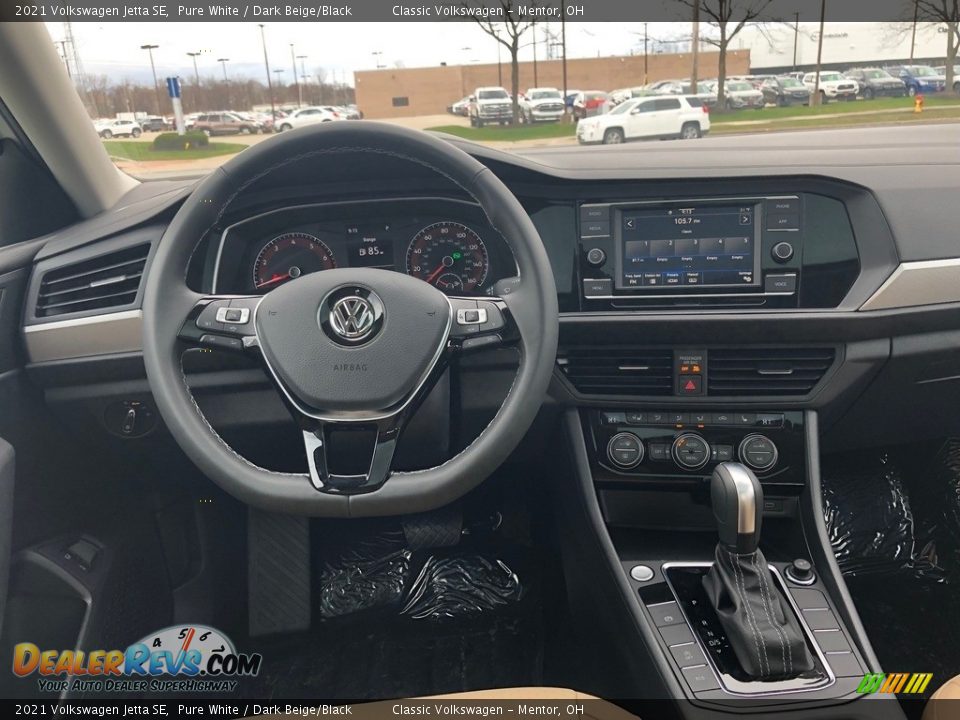 Dashboard of 2021 Volkswagen Jetta SE Photo #4