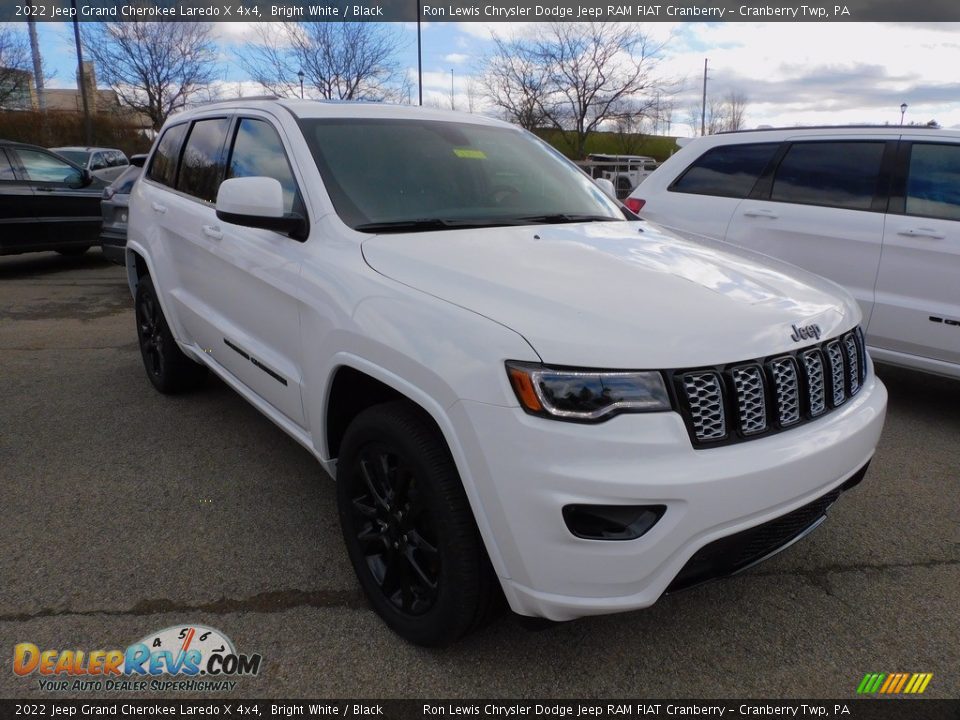 2022 Jeep Grand Cherokee Laredo X 4x4 Bright White / Black Photo #3