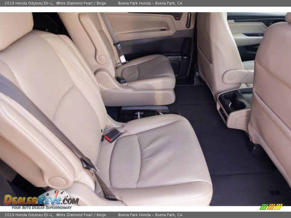 2019 Honda Odyssey EX-L White Diamond Pearl / Beige Photo #24