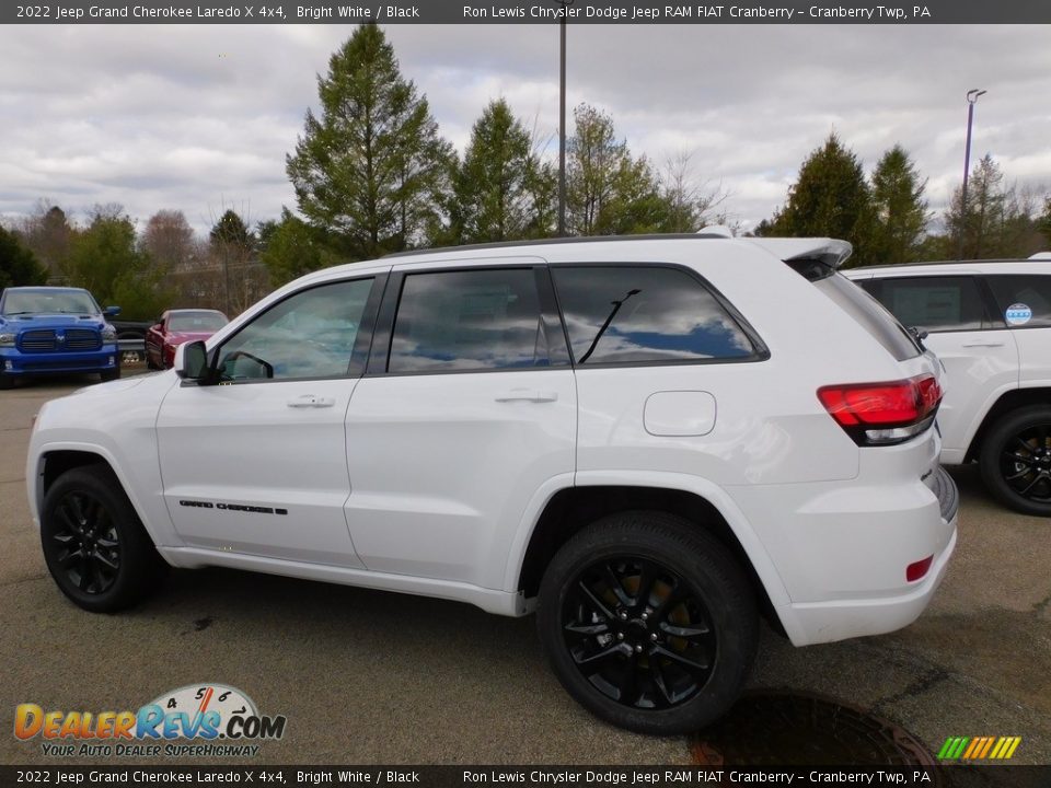 2022 Jeep Grand Cherokee Laredo X 4x4 Bright White / Black Photo #9