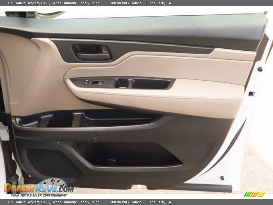 2019 Honda Odyssey EX-L White Diamond Pearl / Beige Photo #33