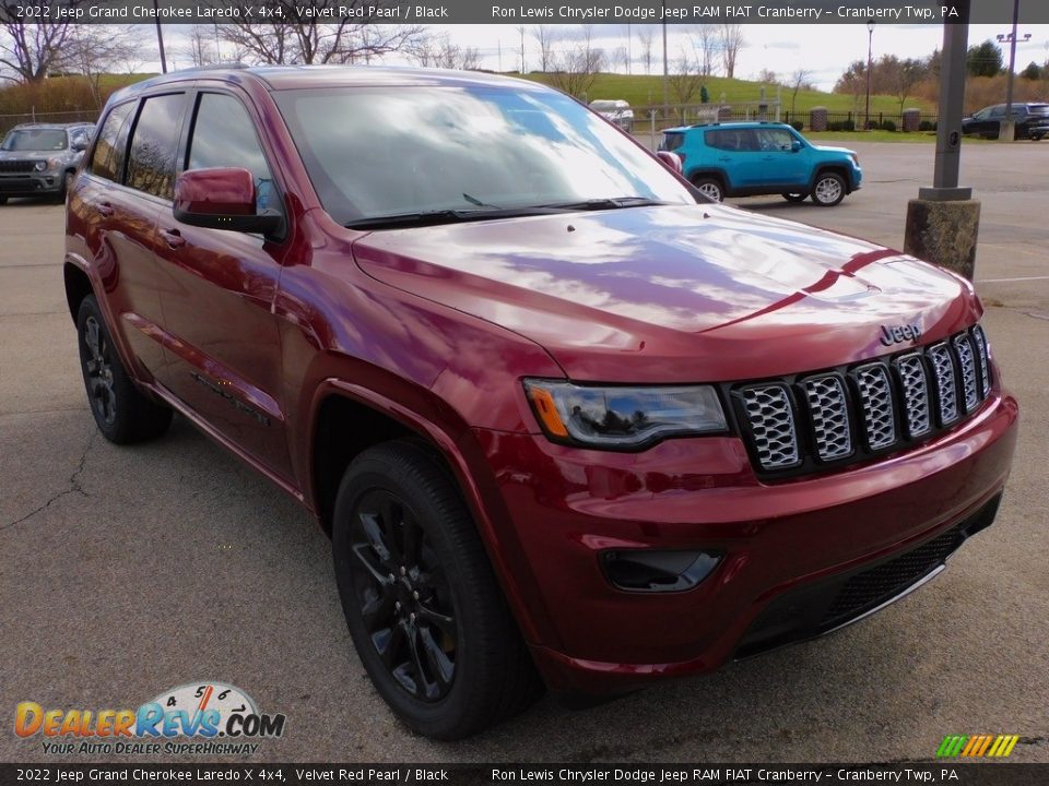 2022 Jeep Grand Cherokee Laredo X 4x4 Velvet Red Pearl / Black Photo #3