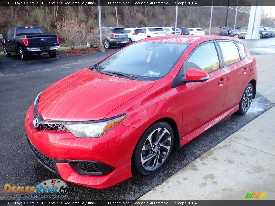 Front 3/4 View of 2017 Toyota Corolla iM  Photo #7