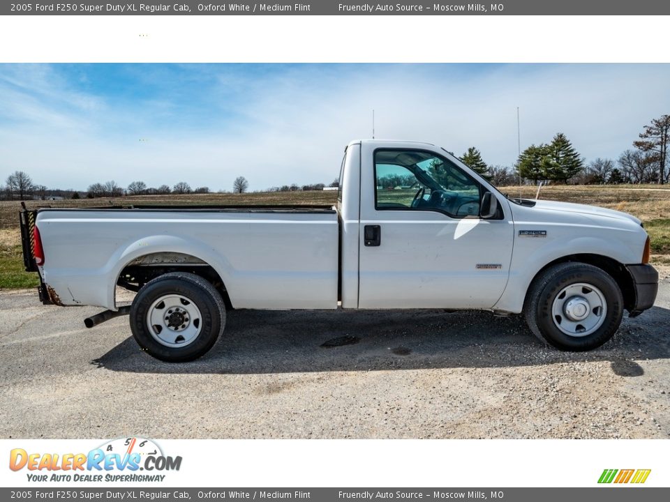 Oxford White 2005 Ford F250 Super Duty XL Regular Cab Photo #3