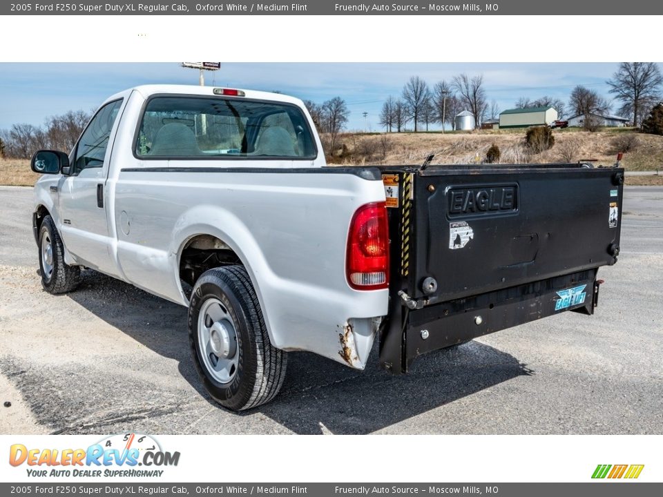 2005 Ford F250 Super Duty XL Regular Cab Oxford White / Medium Flint Photo #6